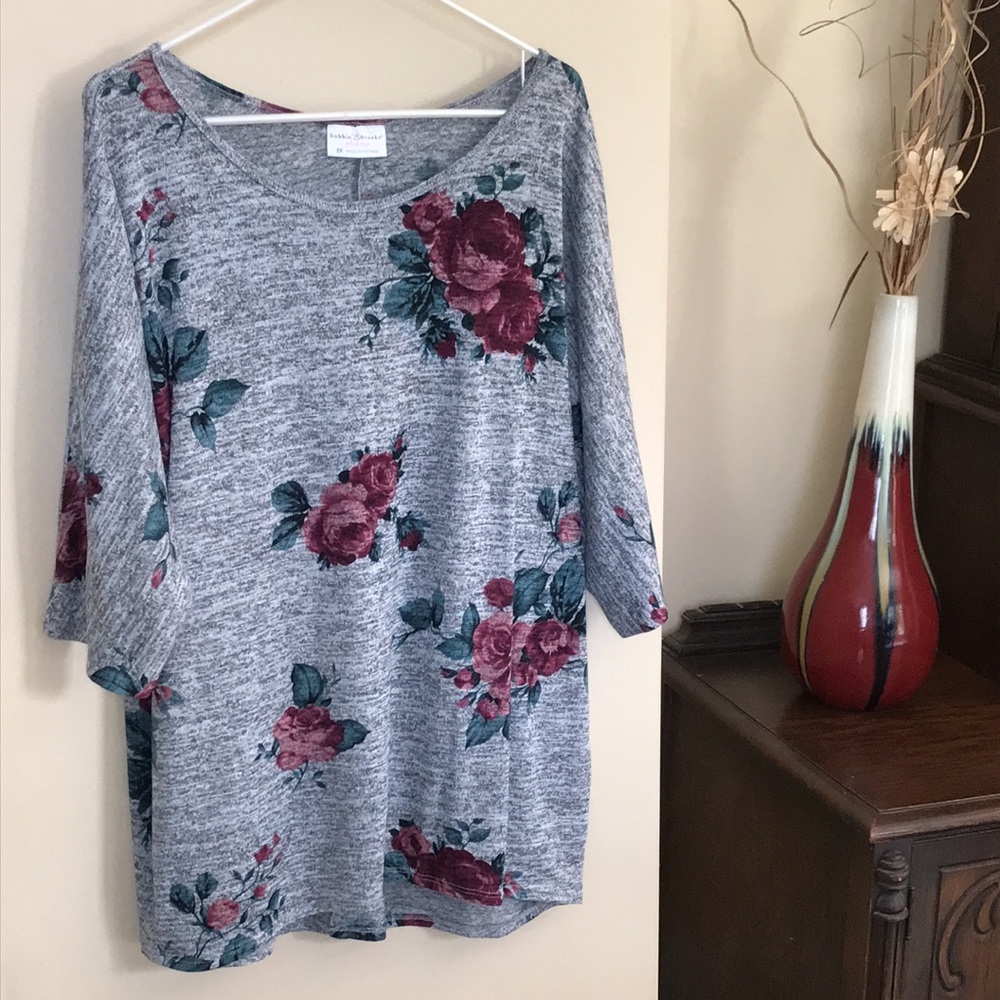 Bobbie Brooks gray floral top size 2X